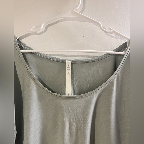 Never worn LuLuLemon Heart Open Long Sleeve. Size 10 - Picture 5 of 8